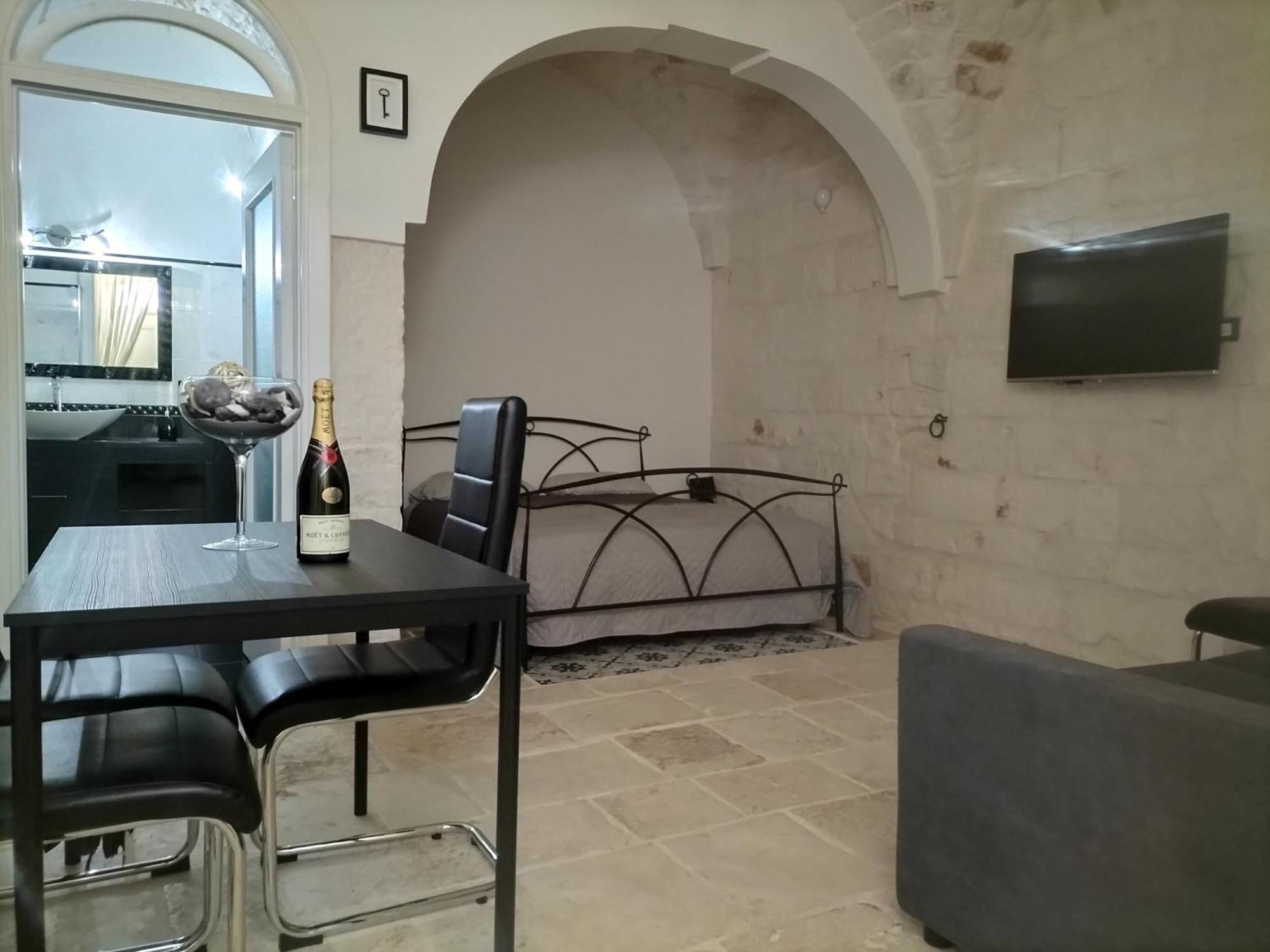 Hotel Le Tre Alcove Ceglie Messapica Esterno foto