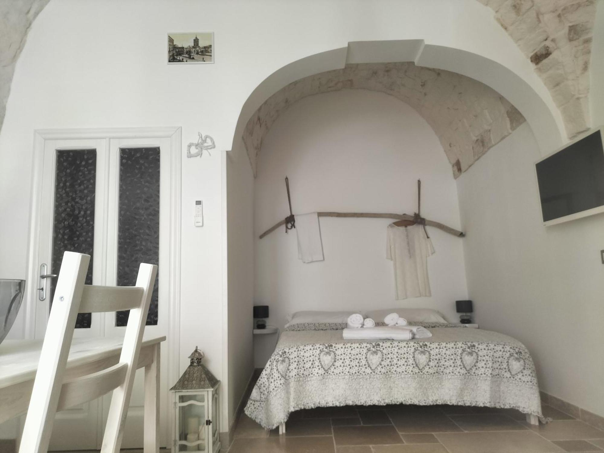 Hotel Le Tre Alcove Ceglie Messapica Esterno foto