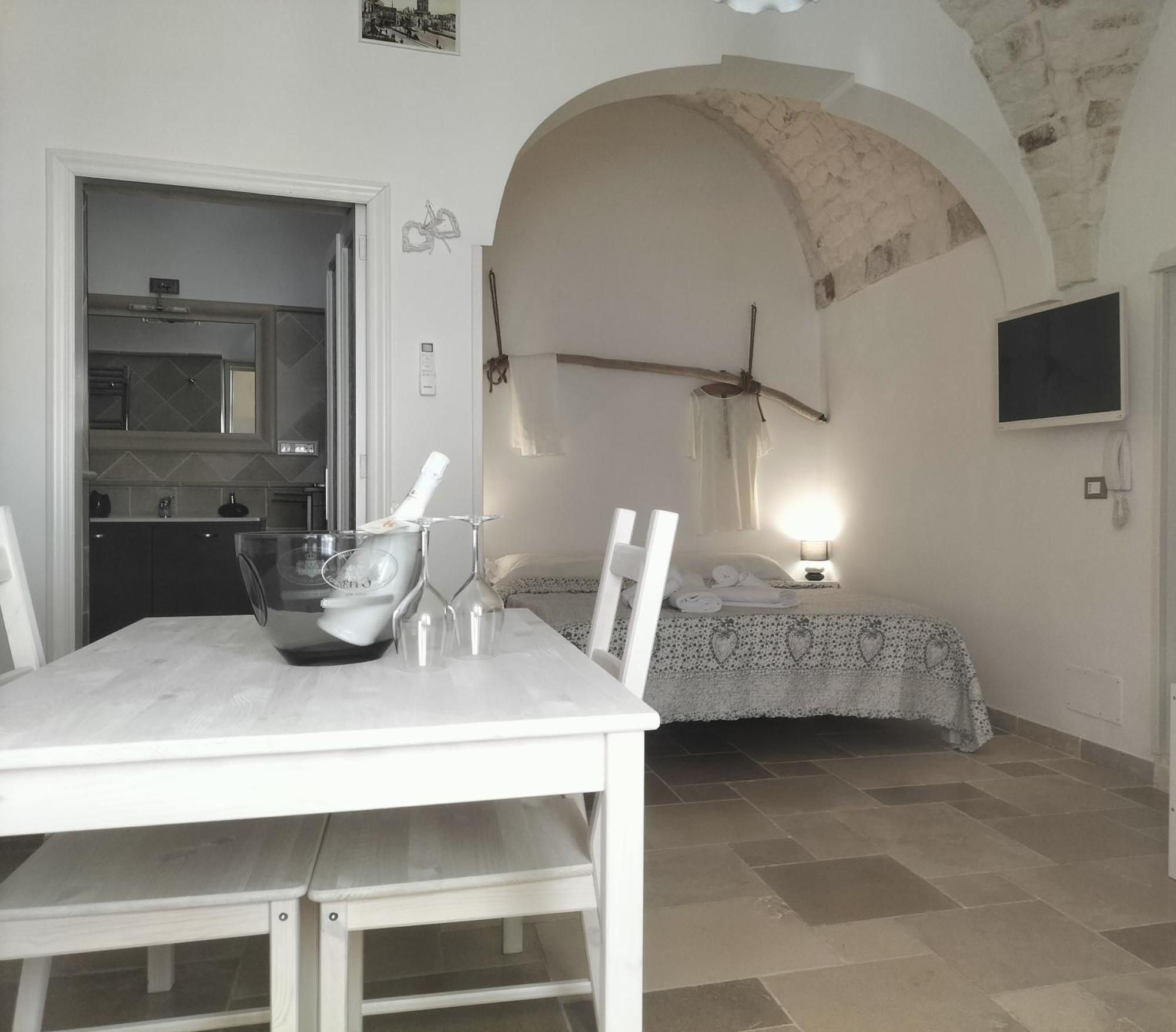 Hotel Le Tre Alcove Ceglie Messapica Esterno foto